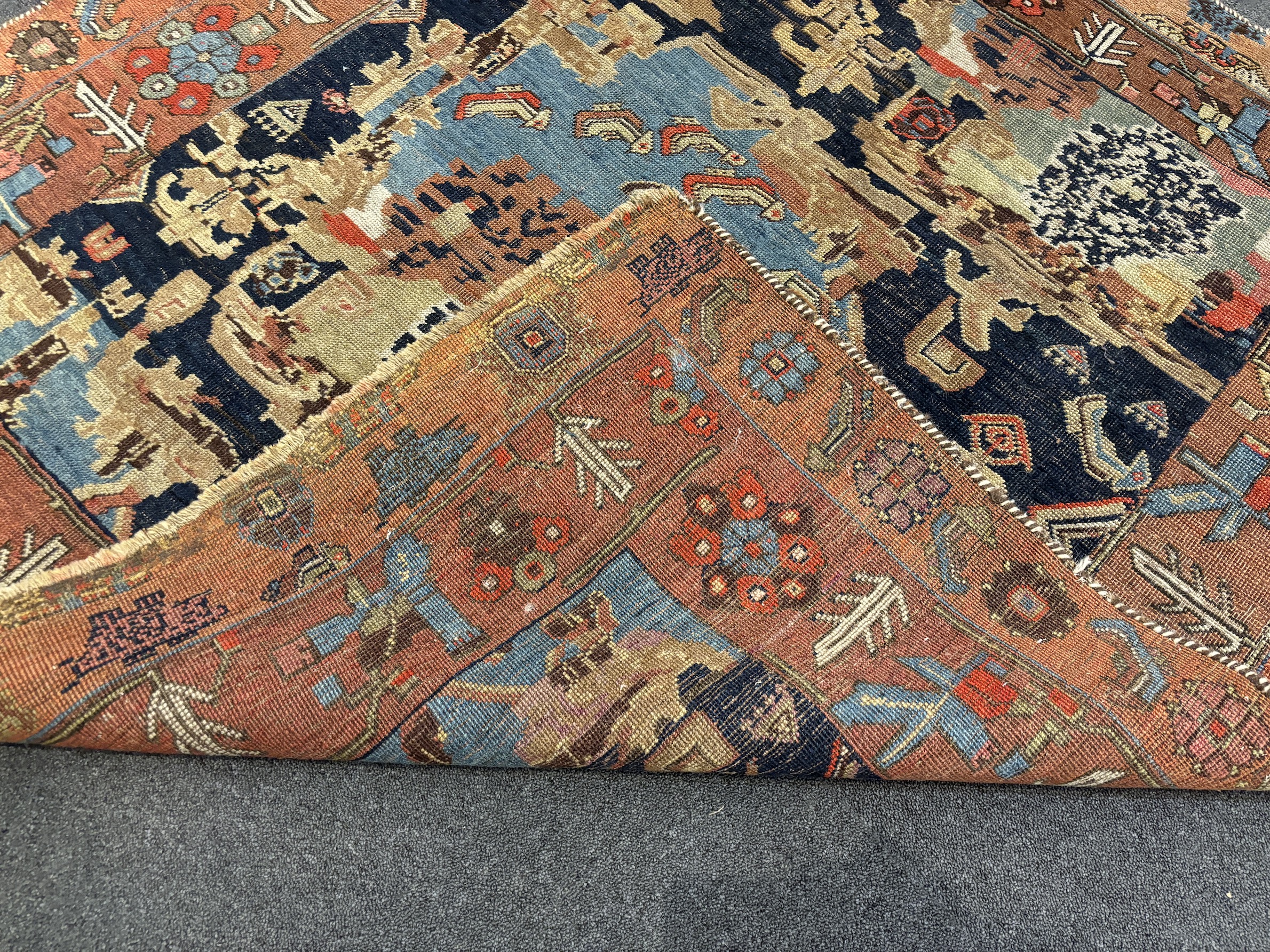 An antique Bidjar Wagireh rug 163 x 150cm